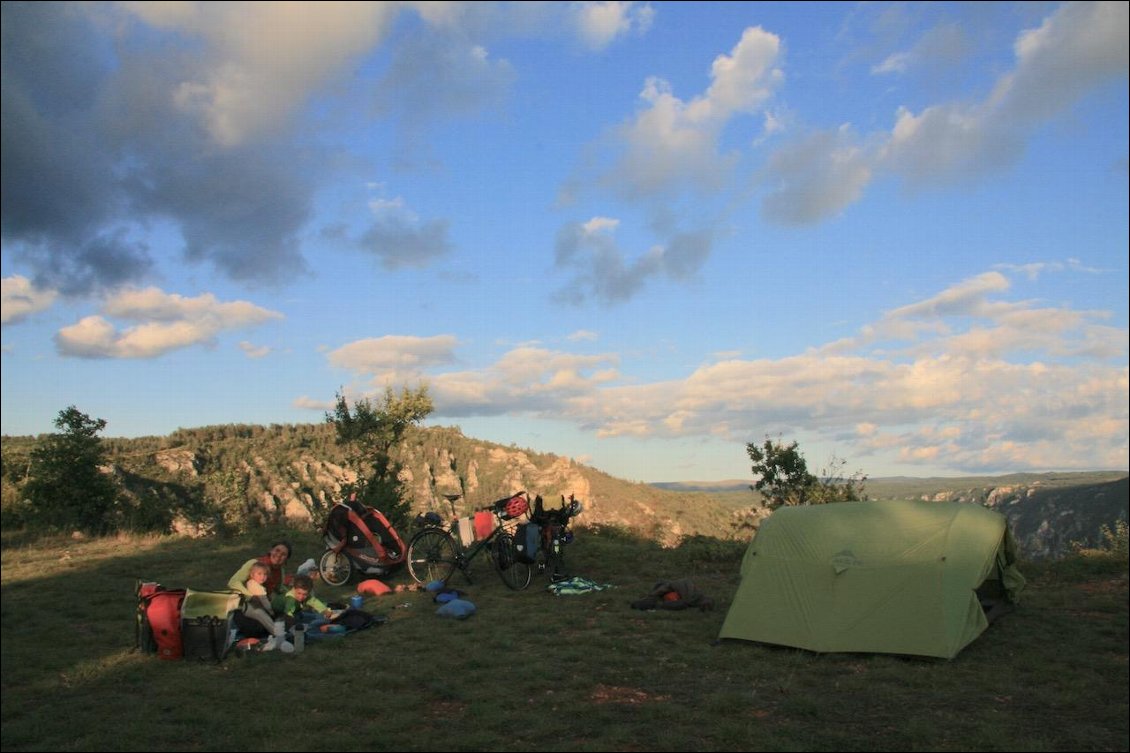 Jour 17 : Camping au Point Sublime qui domine les gorges du Tarn