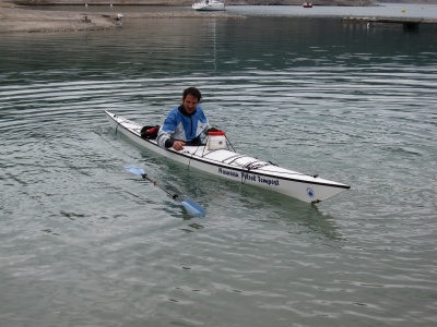 Remontée à bord du kayak avec la combi et sans avoir pied (et hop c'est reparti)