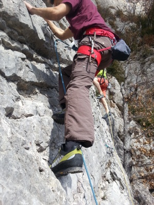 Chaussure d'approche avec semelle Climbing de Vibram testée en escalade facile