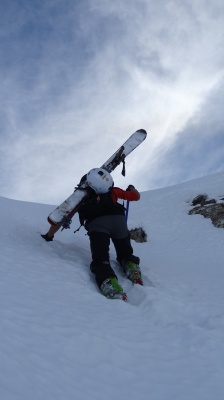 Ici en conditions neige légère et rocher (juste en dessous)