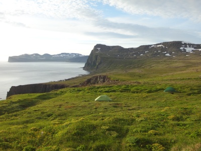 Test 30 jours en Islande, ici à droite, à côté de la MSR Nook