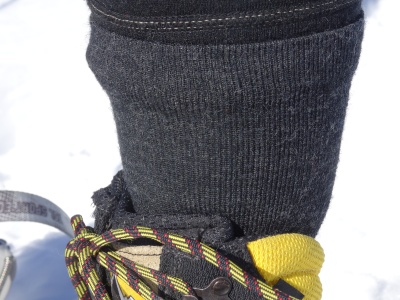 Chaussettes Femme (Taille S) portées avec des chaussures montantes d'alpinisme