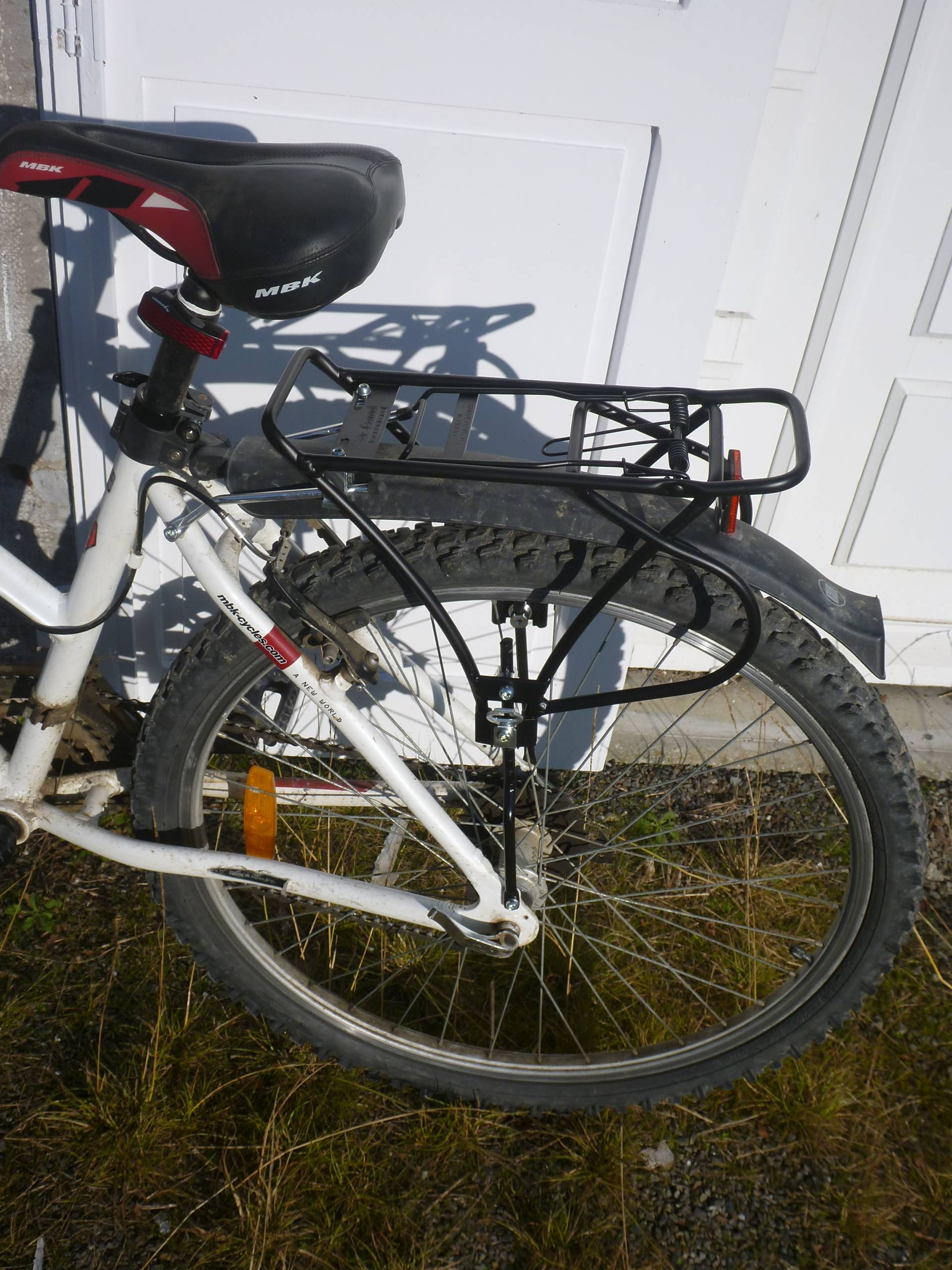 Support vélo roue avant ou arrière avec ressort pour vélo route et VTT