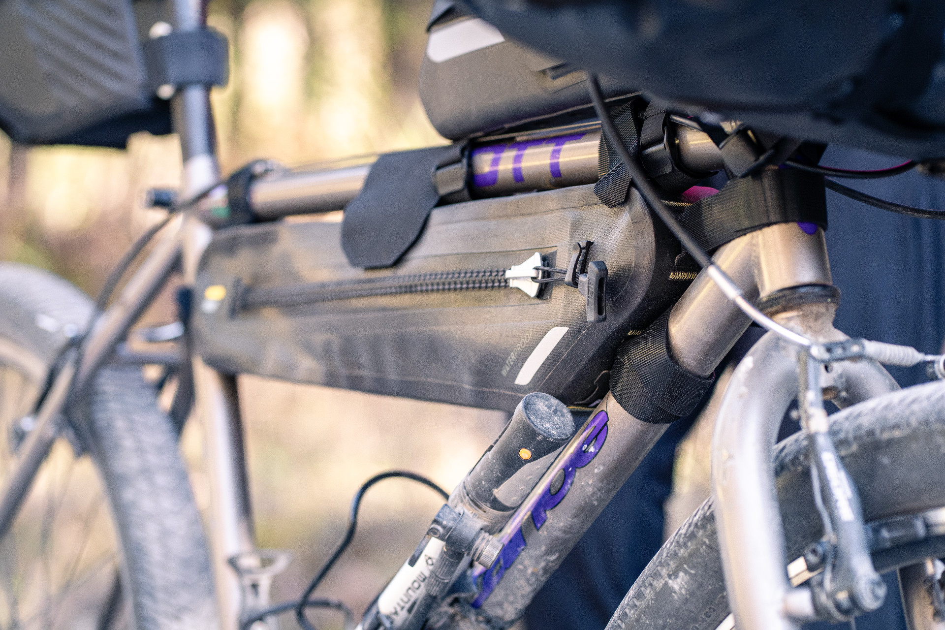Test Lemago Support Sacoche Vélo : un écrin étanche pour un