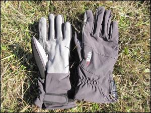 Test de la veste et des gants Triumph Malvern : l'aventure chic