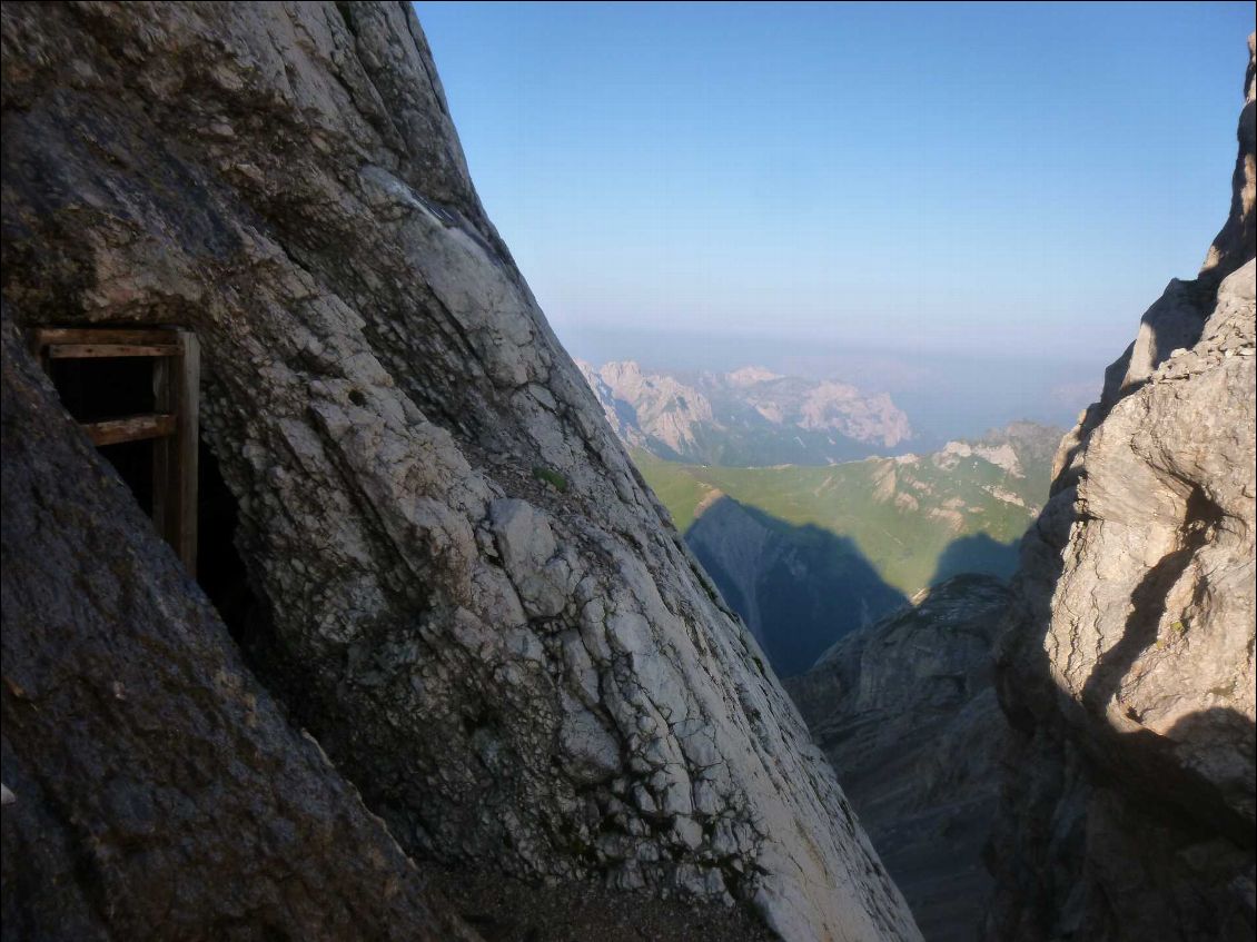 Vestiges militaires au début de l'arête O