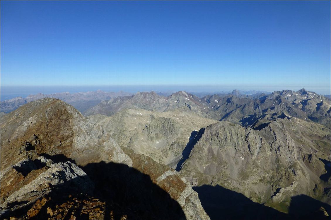 A l'ouest au fond l'ossau il y a deux deux jours