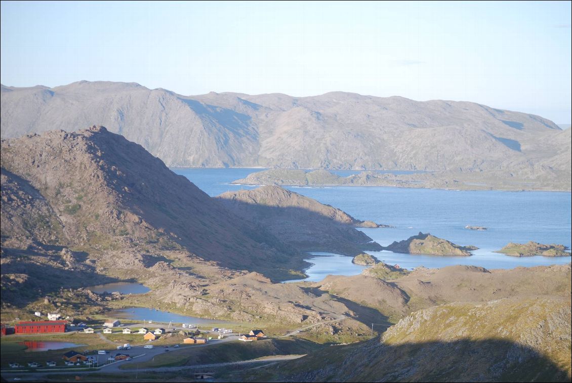 Paysages de l'île du Cap Nord. 1ères rencontres avec les couleurs et les lumières extraordinaires.. et 1ère nuit sans nuit...