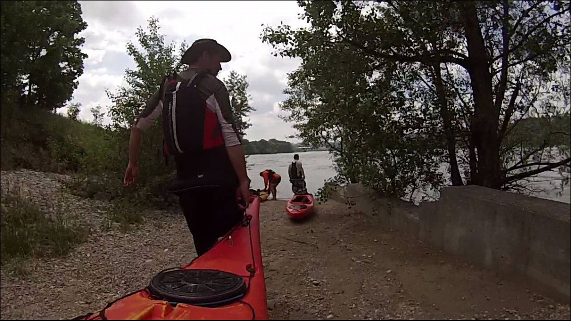 Rampe de mise à l'eau en aval du seuil de la Feyssine