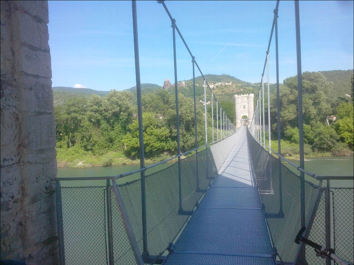 La passerelle de Rochemaure