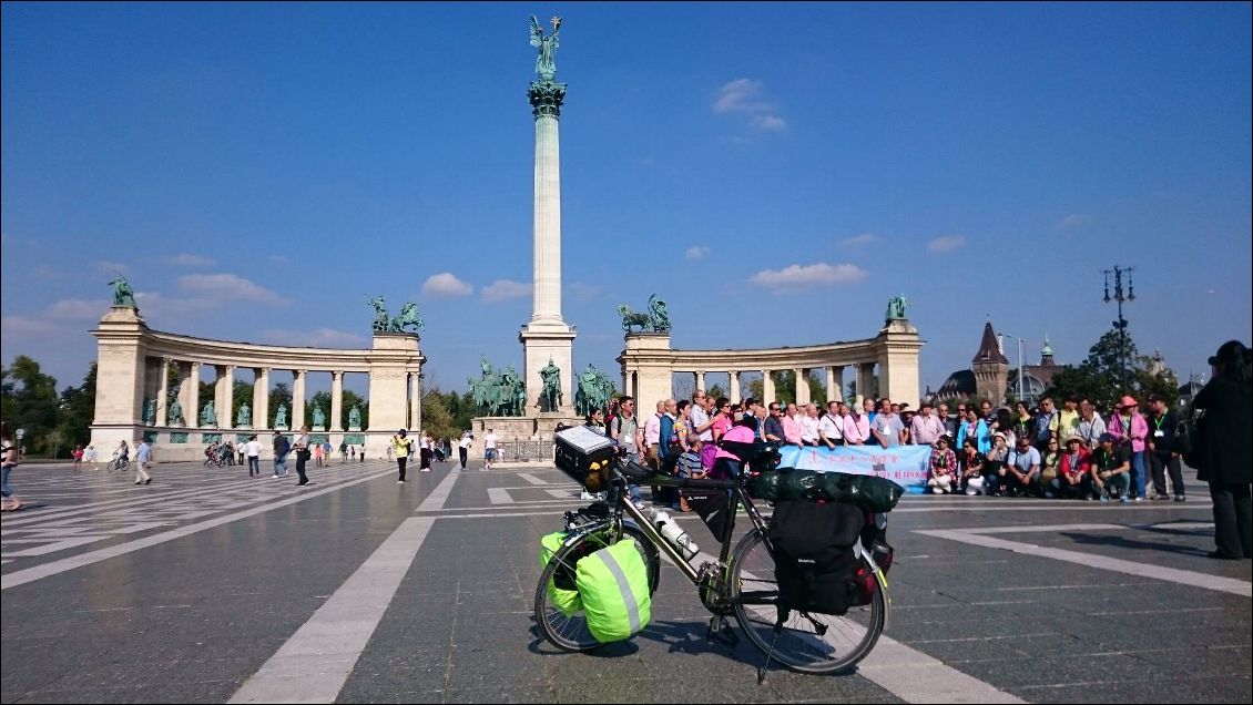 BUDAPEST ! La place des Héros...