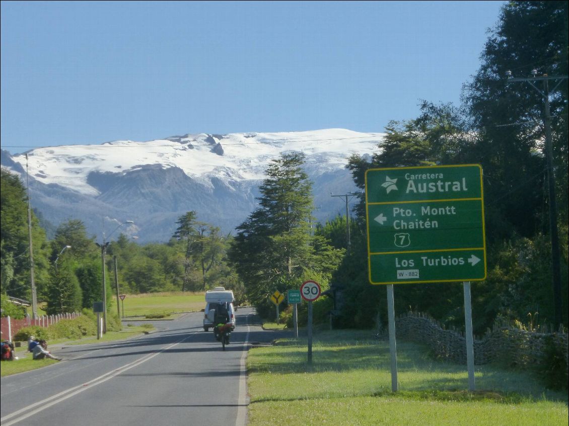 Belle route goudronnée pour rejoindre Chaiten en douceur;