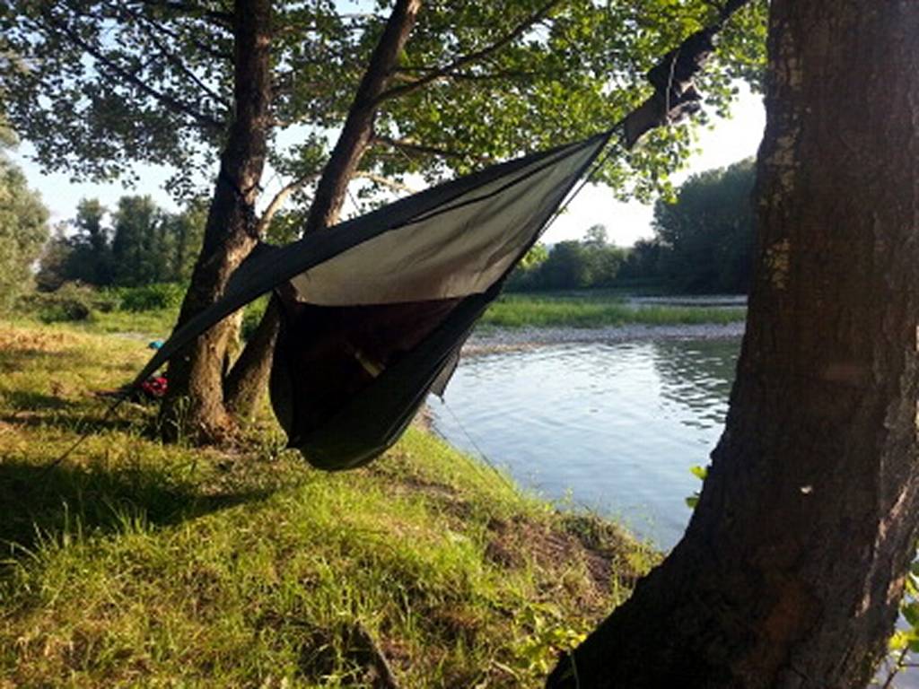 Seuil du Petit Tournier. Aval de Chanaz. Bivouac