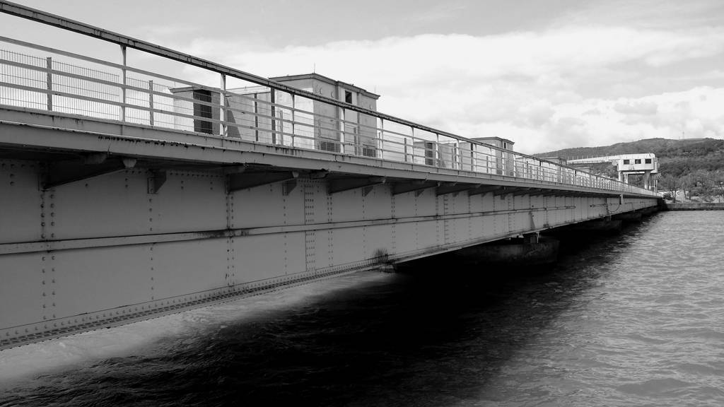 Barrage de Charmes-sur-Rhône