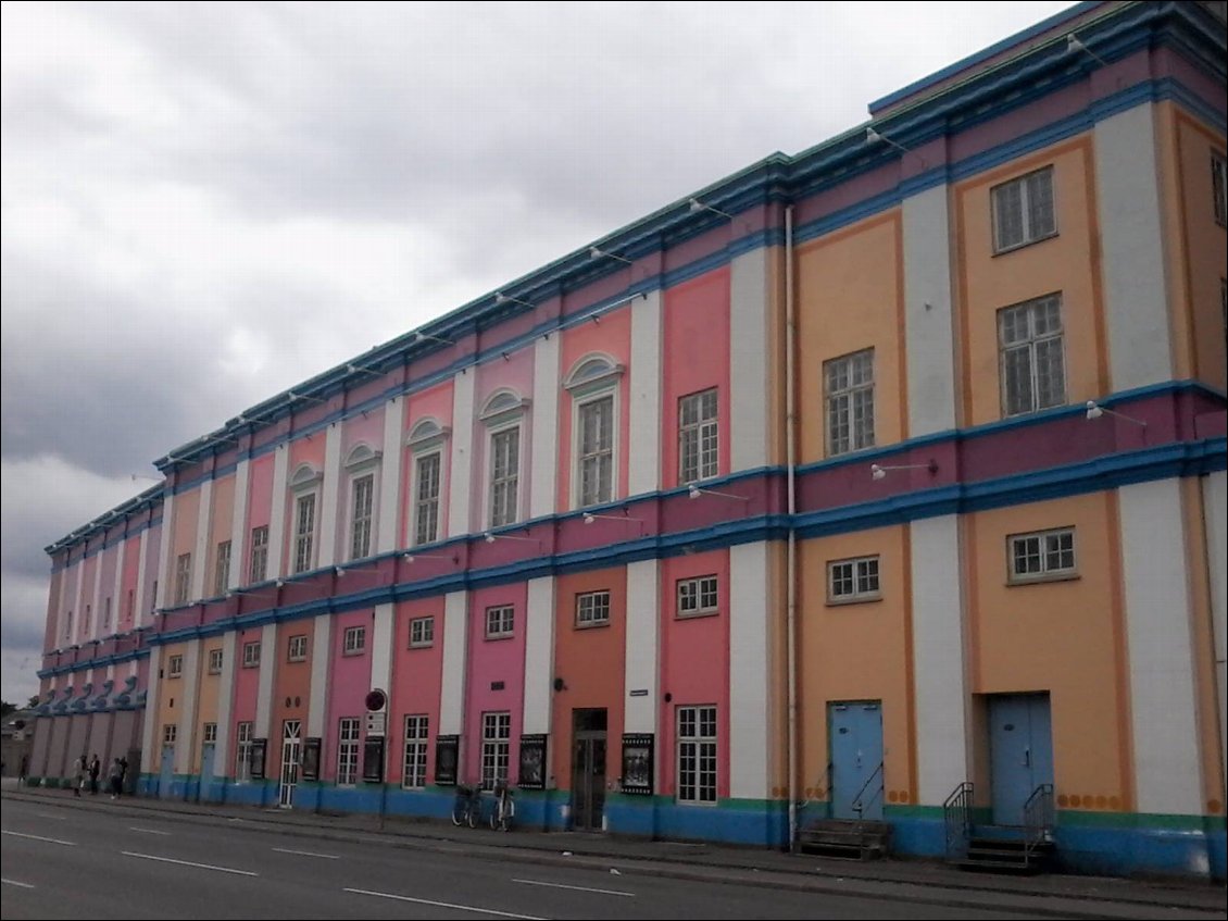 Bâtiment décoré par Poul Gernes