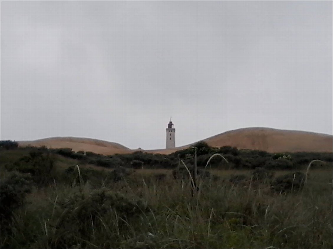 Le phare dans la grisaille juste avant Longstrup.