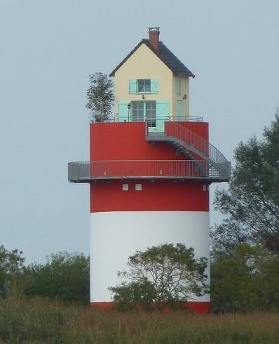 -La villa cheminée (œuvre de Tatzu Nishi).