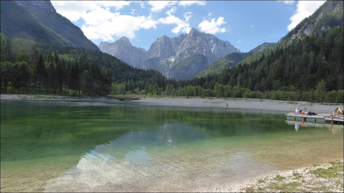 Lac au-dessus de Kranjka Gora, sur la route du col de Vrsic