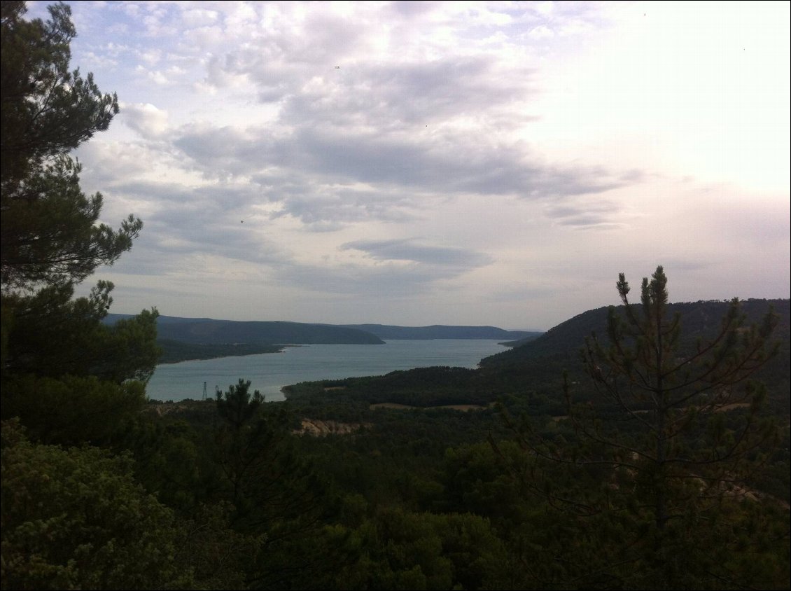 Lac de Ste Croix après le petit plouf! Ca y est on attaque la montée!