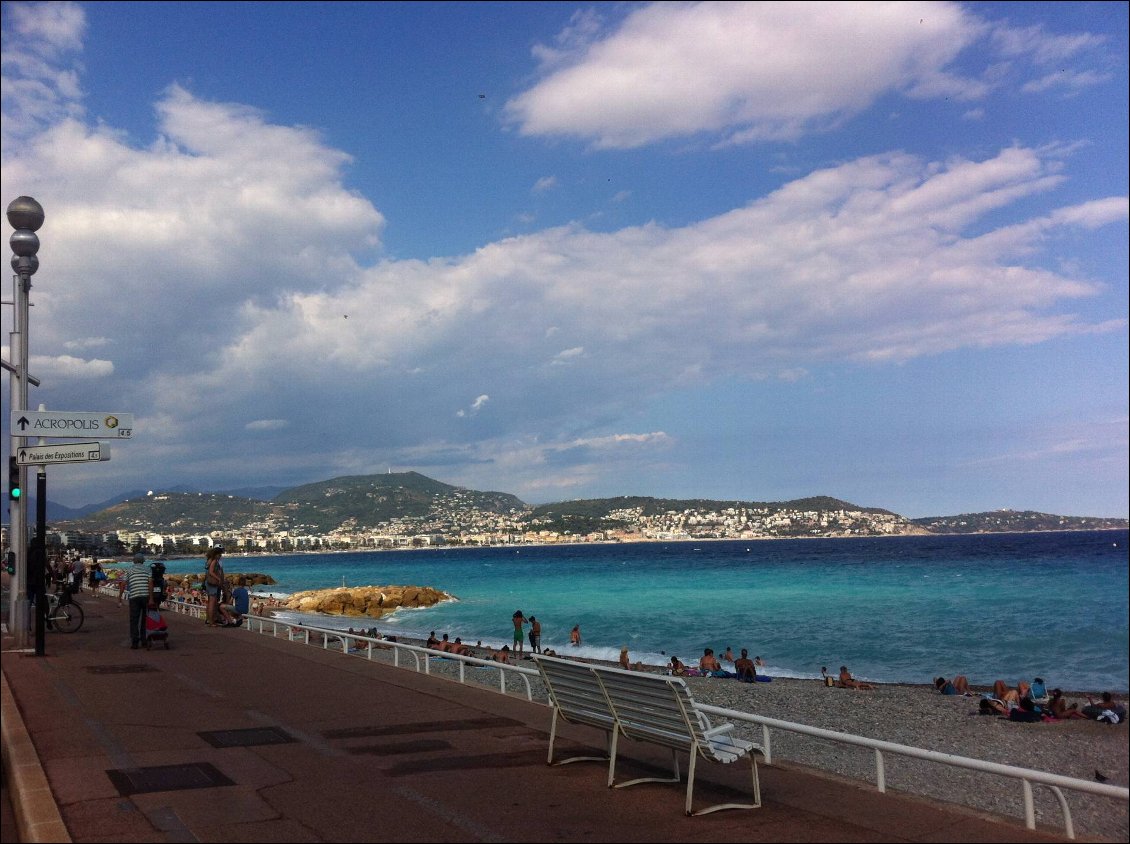 Cagnes sur Mer avec Nice au fond