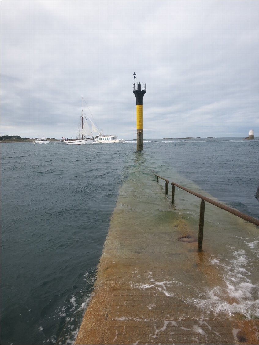 Le bout du port, l'eau remonte petit à petit...