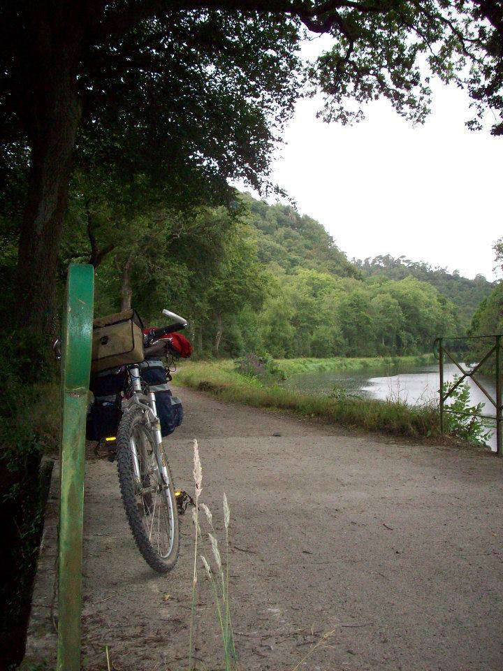 Le calme du canal dès les premiers kilomètres.