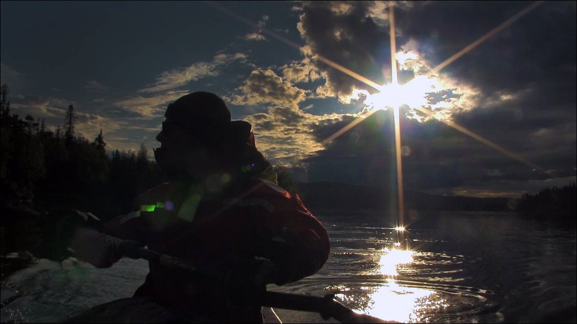 La journée se termine dans des lumières claquantes.