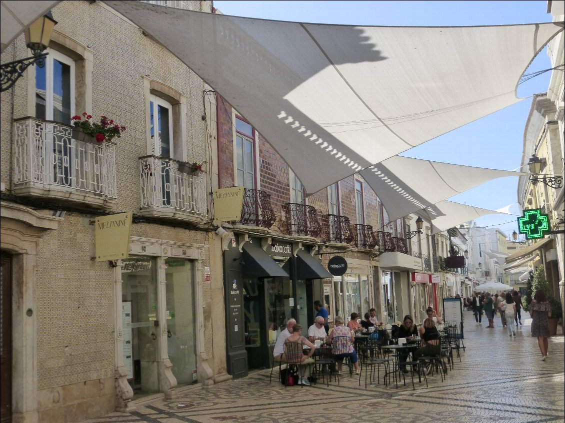 Ruelle touristique à Faro