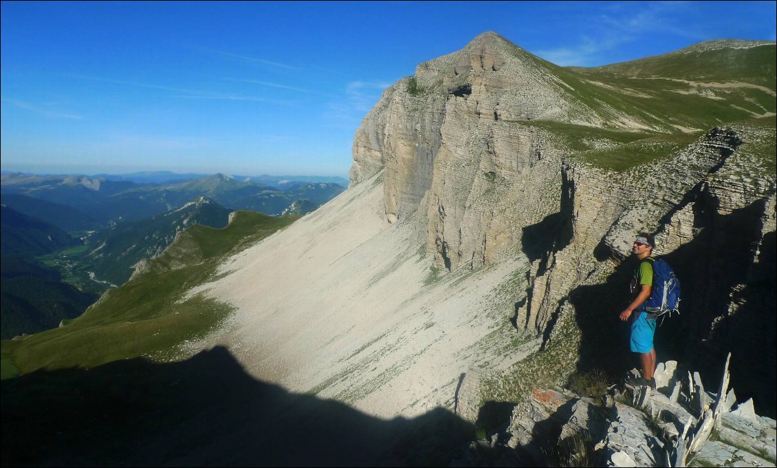 Cette fois, la vue est bien dégagée depuis le col Charnier.