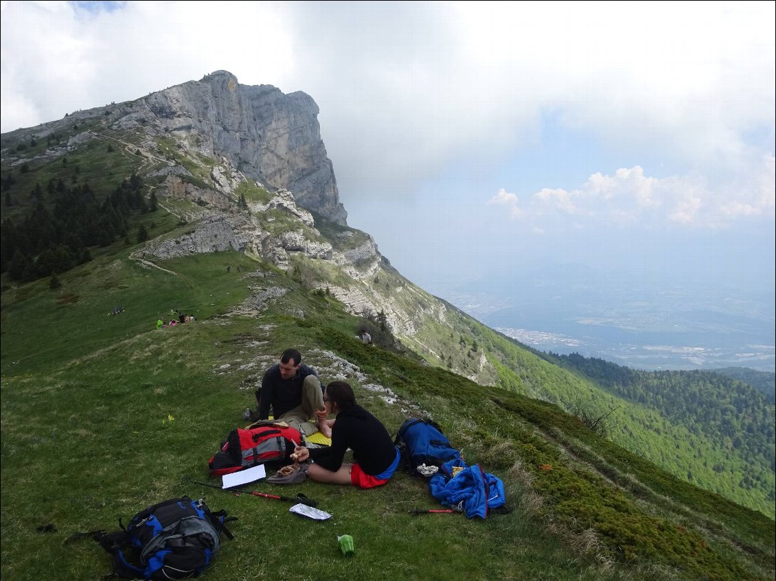 Pause déjeuner bien méritée au col de l'Arc.