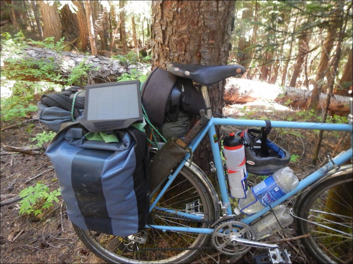 Et oui, nouveau gadget pour équiper le vélo (trouvé sur le chemin)
