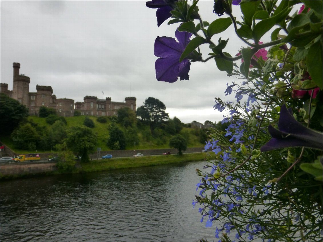 Bord de la Ness et château d'Inverness