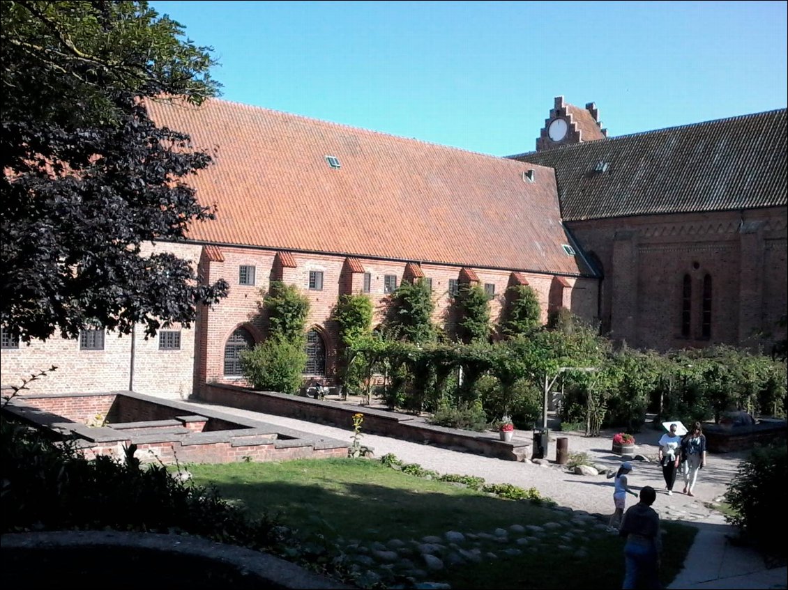 Les jardins du monastère.