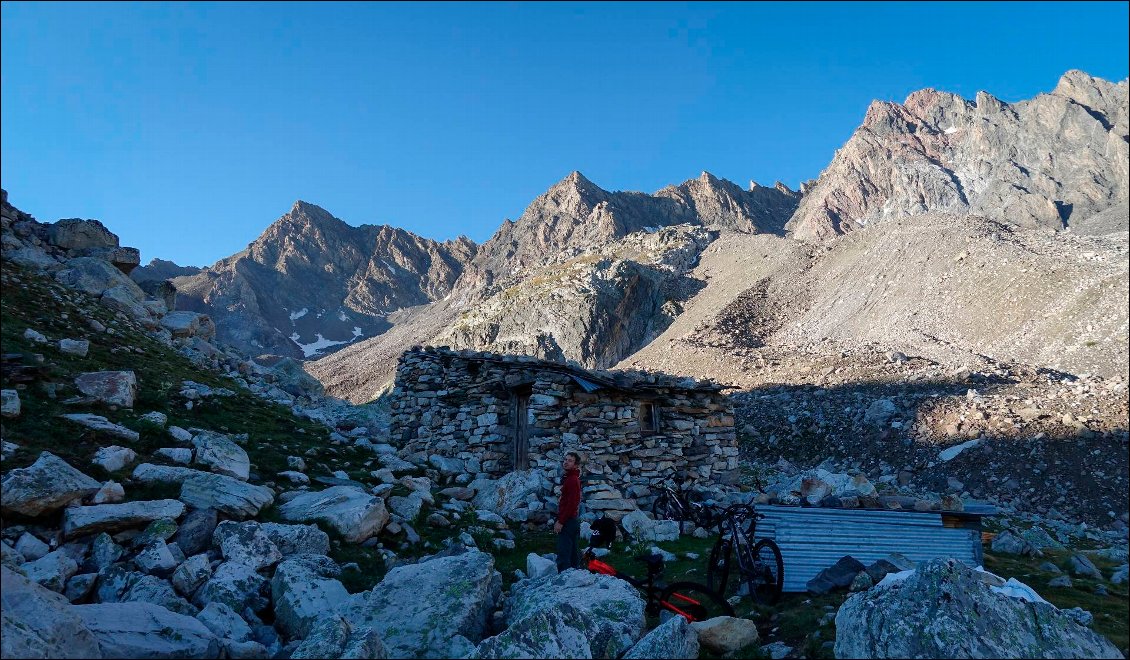 L'abri-refuge au petit matin.