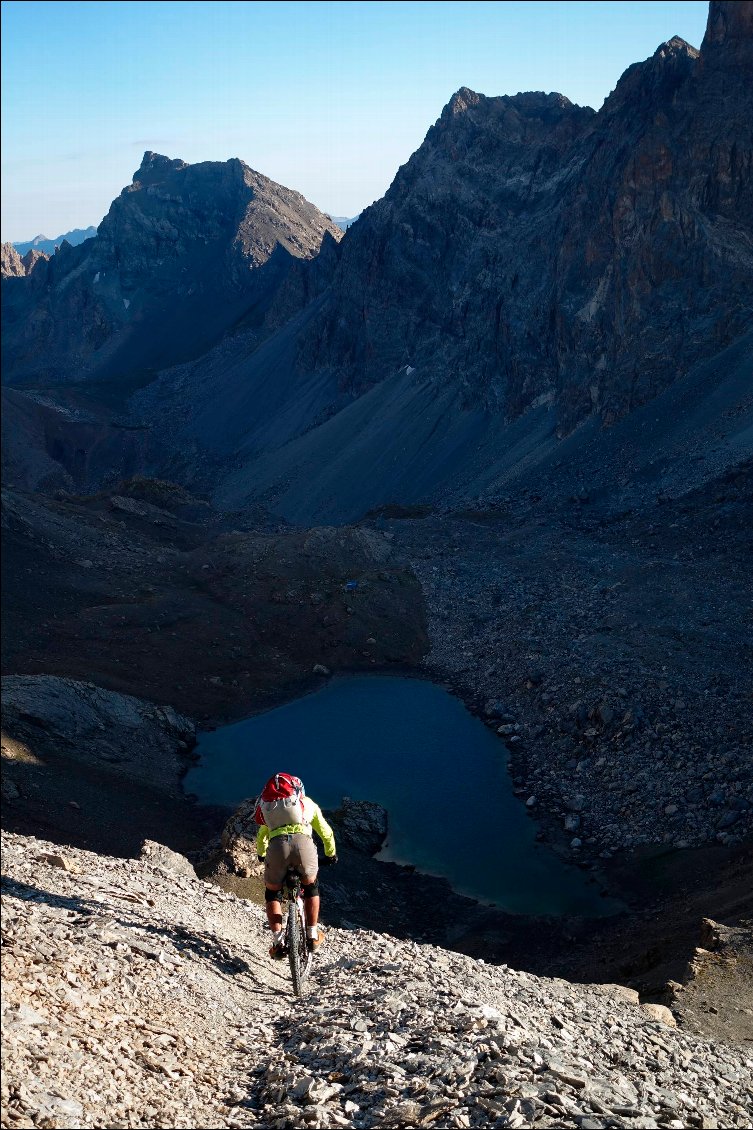 Le lac Vallonasso en arrière-plan.