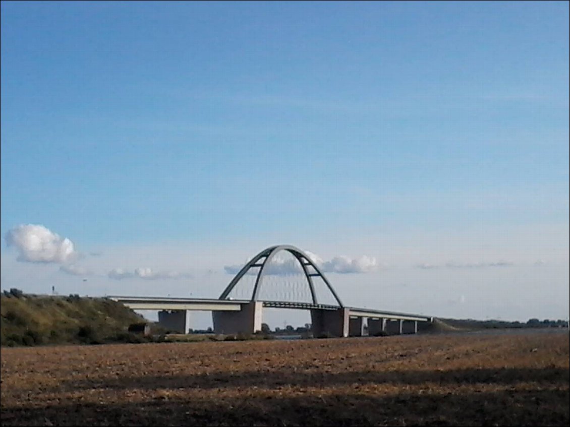 Le pont pour sortir de l"ile de Fehmarn et rentrer de plein pied dans "l'Allemagne continrntale".