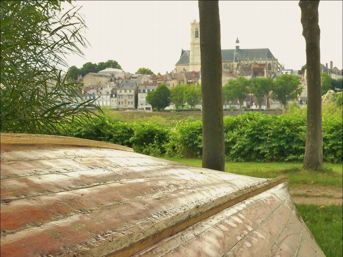 Nevers vu par Canoë, en attendant que la tempête passe...