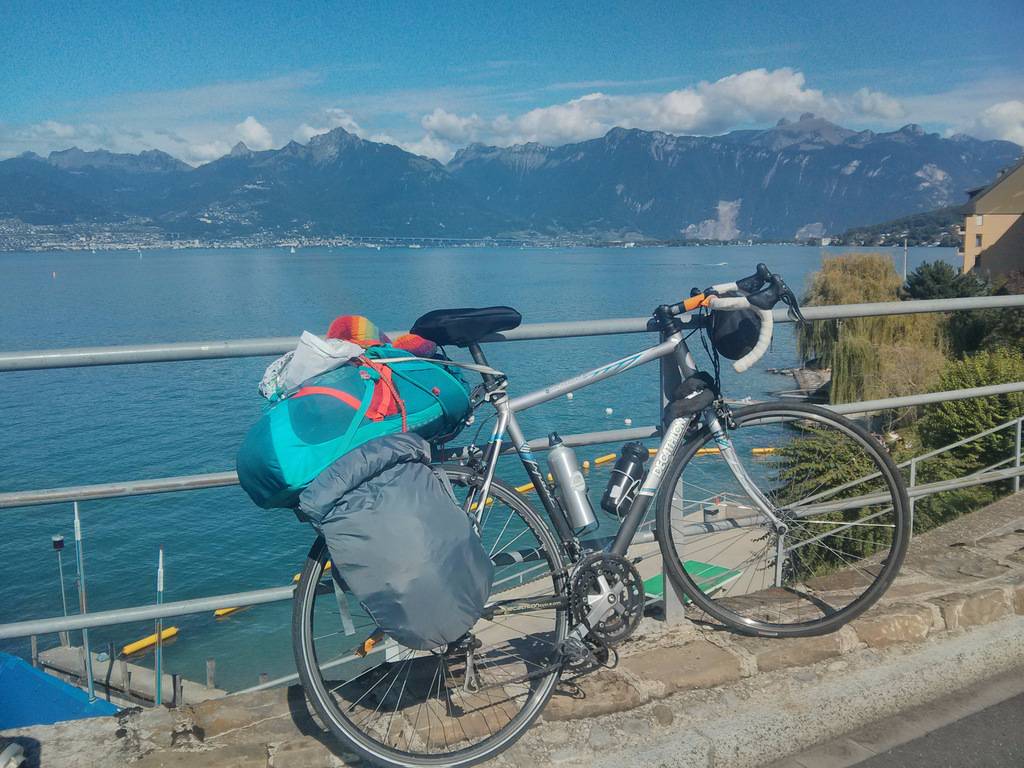 Au lac Léman à la frontière France Suisse