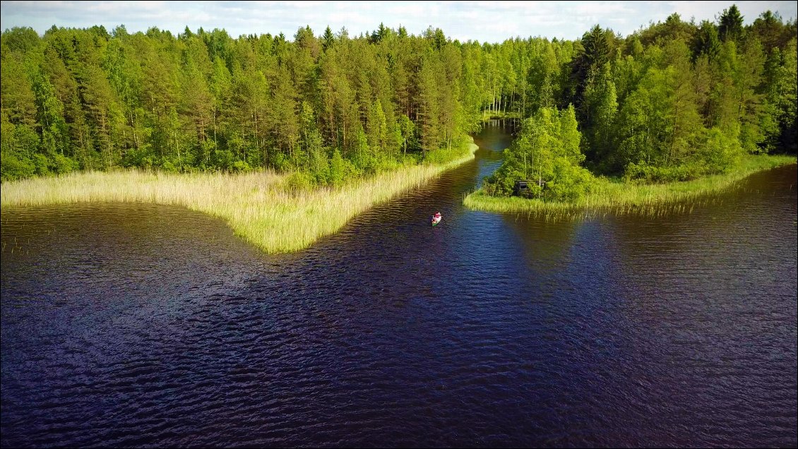 Nous passons de lac en lac, notre fil conducteur c'est la moitié de la nourriture que nous avons déposé à Oravi.