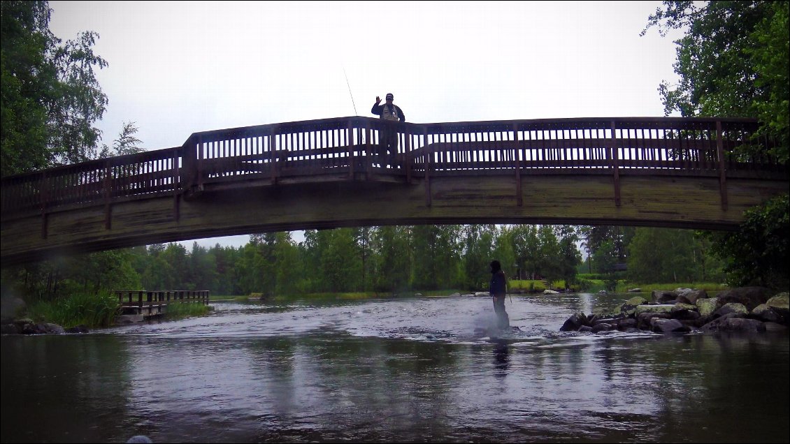 C’était magique de se laisser porter par le courant et de simplement devoir gérer sa direction dans des rivières où les pécheurs de truites ne piquaient pas la mouche de nous voir passer entre leurs lignes.