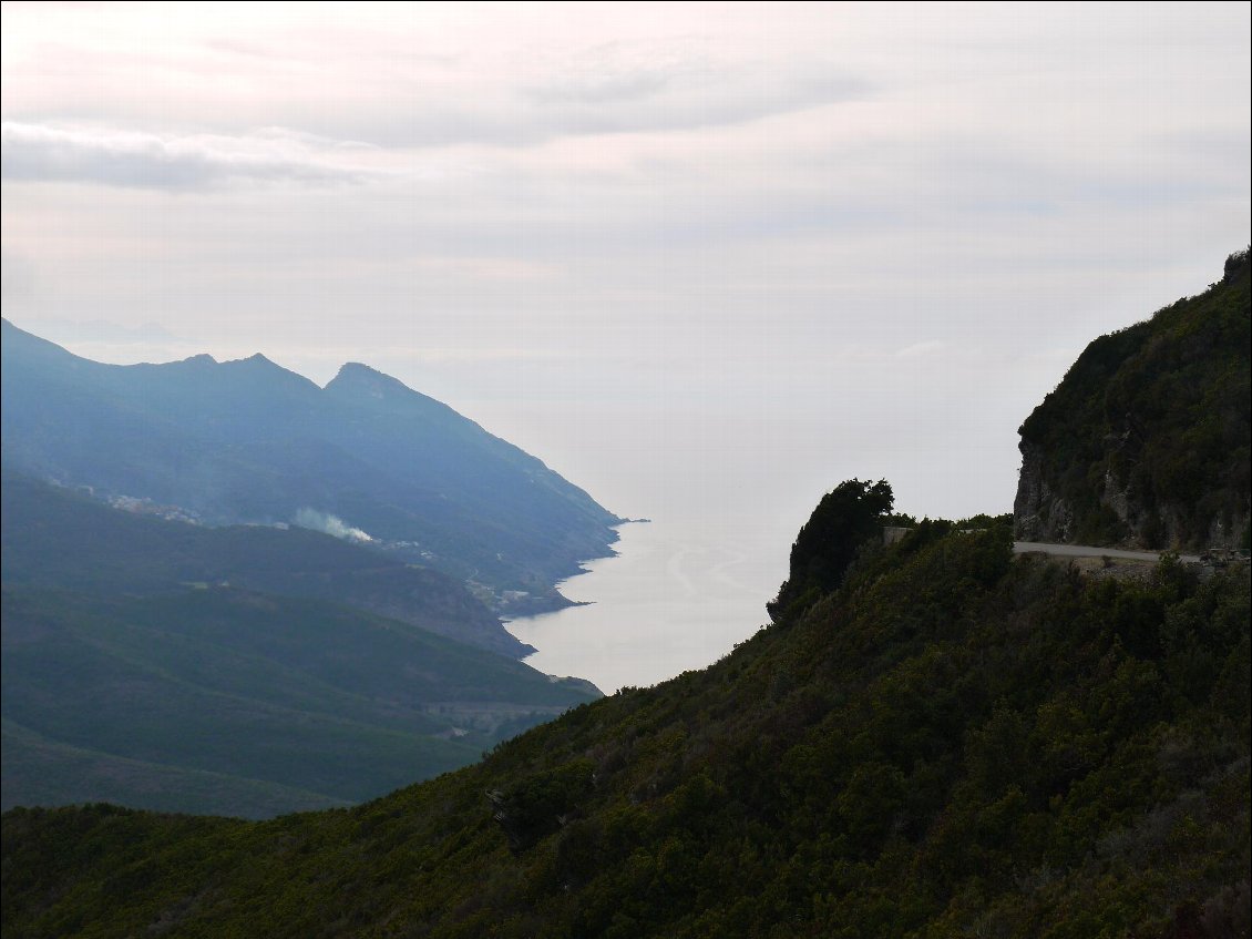 au sommet, panorama magique et vue sur la Méditerrannée.