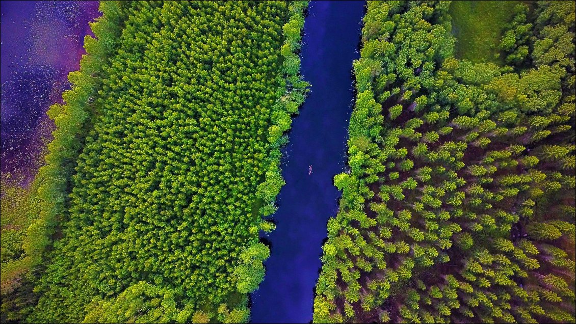 et aussi pour repérer l'entrée de la prochaine rivière, dans une poignée de minutes le soleil sera couché.