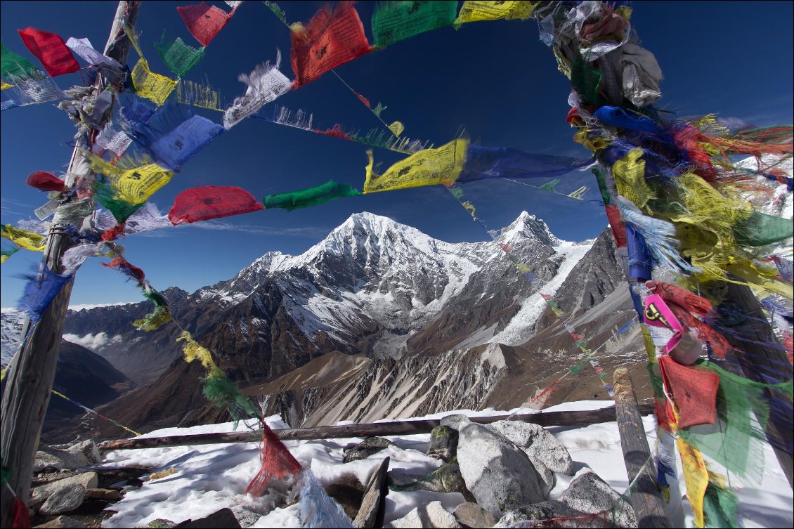 Sommet venté du Tsergo Ri dans la vallée du Langtang (Népal), lors d'un voyage famille en Asie.
Photo : Manu d'Adhémar