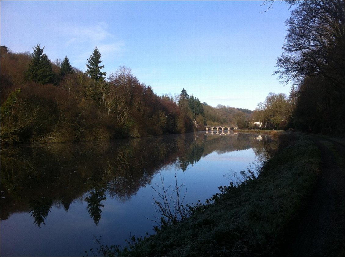 J'arrive à Saint Nicolas des Eaux: l'air est pur, le ciel limpide, la nature magistrale.