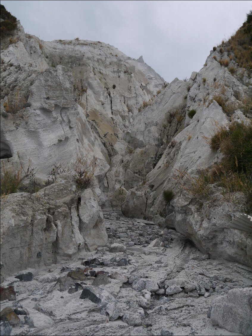 Lipari, usine saisie en 2008 pour cause d'activité illicite de pierre ponce depuis 2003... bonjour les dégats