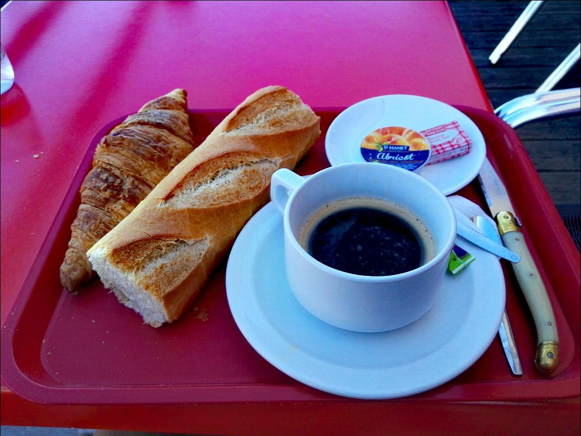 Pause petit-déjeuner à Paimboeuf