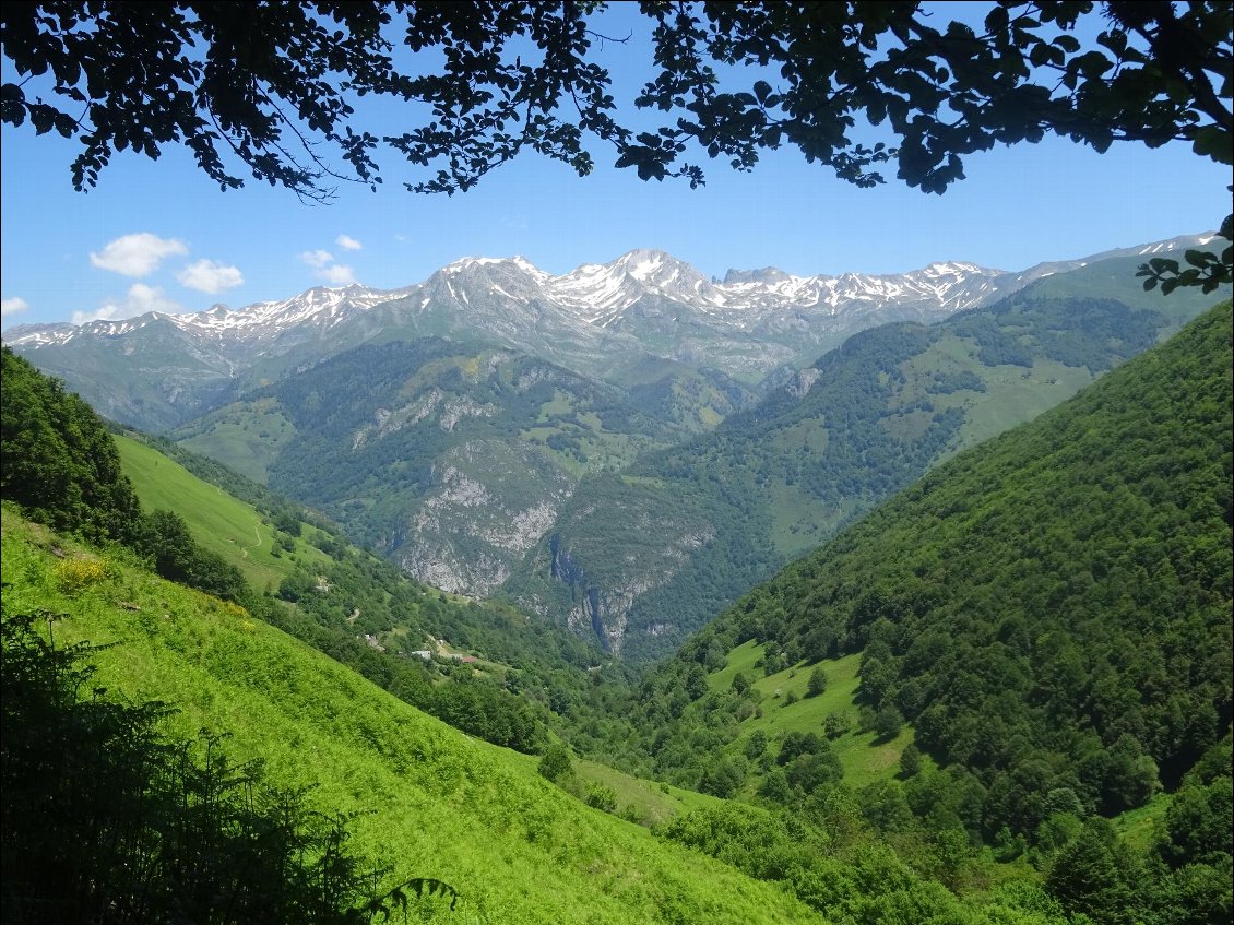 Puis, petite ascension. La vue !!