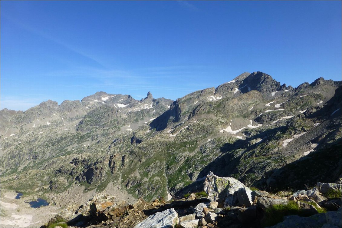 De la baisse de Basto vue sur le Mont Clapier et la cime de la Gelas au fond