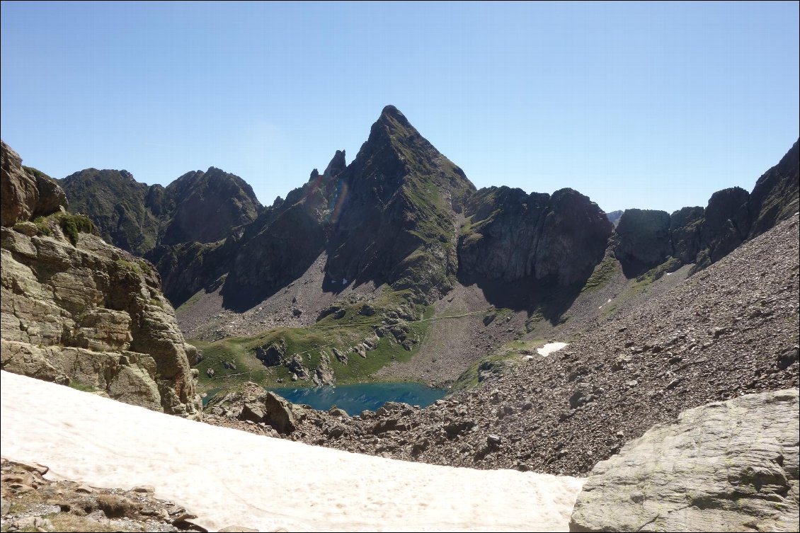 Arrivée au col de la Montagnette, belle vue sur les soums de port, et aperçu du col de Venasque.