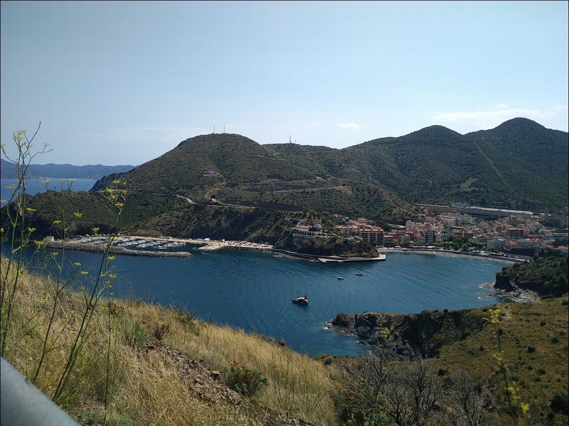 Vue sur une station sur la Costa Brava